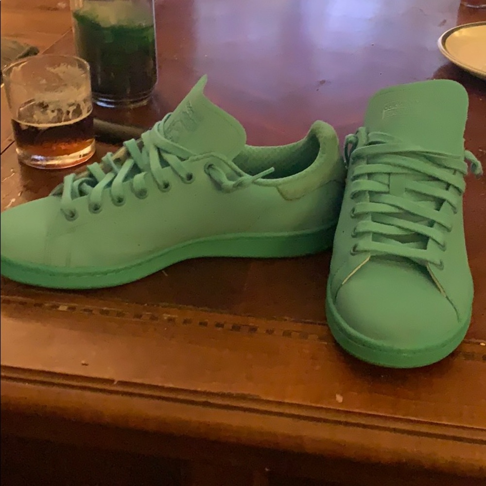 Stan Smith’s - Size 9 Monochromatic/Reflective - Picture 2 of 8